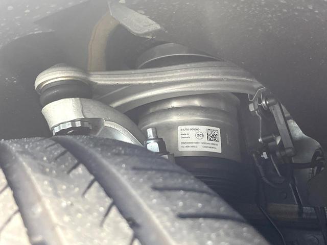 GLC GLC220d 4MクペドライバズP+AMGラインP サンルーフ レーダーセーフティパッケージ 1オーナー 合皮シート 前席パワーシート 全席シートヒーター スポーティエンジンサウンド 全周囲カメラ キーレスゴー エアサスペンション LEDヘッド 禁煙車(29枚目)