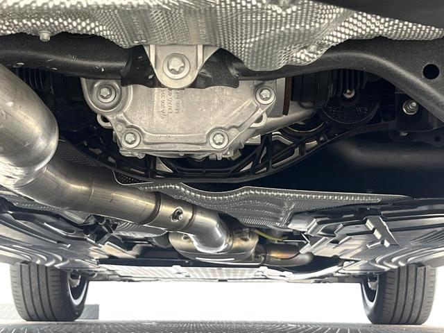 GLC GLC220d 4MクペドライバズP+AMGラインP サンルーフ レーダーセーフティパッケージ 1オーナー 合皮シート 前席パワーシート 全席シートヒーター スポーティエンジンサウンド 全周囲カメラ キーレスゴー エアサスペンション LEDヘッド 禁煙車(32枚目)