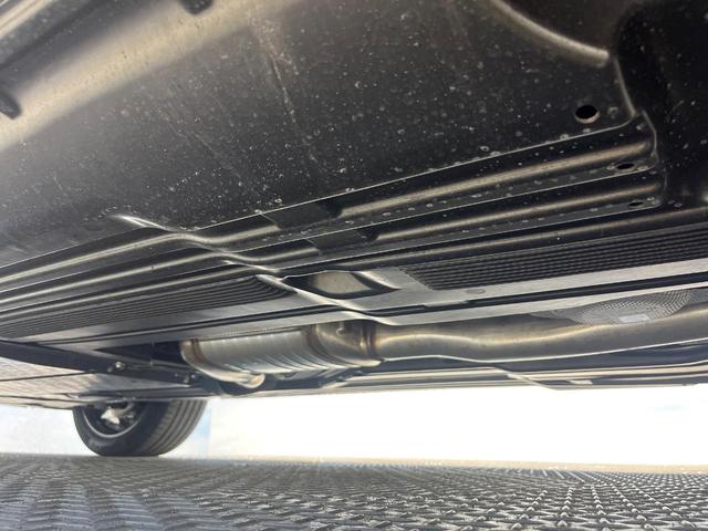 GLC GLC220d 4MクペドライバズP+AMGラインP サンルーフ レーダーセーフティパッケージ 1オーナー 合皮シート 前席パワーシート 全席シートヒーター スポーティエンジンサウンド 全周囲カメラ キーレスゴー エアサスペンション LEDヘッド 禁煙車(34枚目)