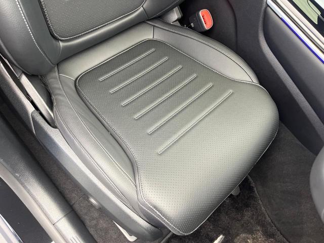 GLC GLC220d 4MクペドライバズP+AMGラインP サンルーフ レーダーセーフティパッケージ 1オーナー 合皮シート 前席パワーシート 全席シートヒーター スポーティエンジンサウンド 全周囲カメラ キーレスゴー エアサスペンション LEDヘッド 禁煙車(36枚目)