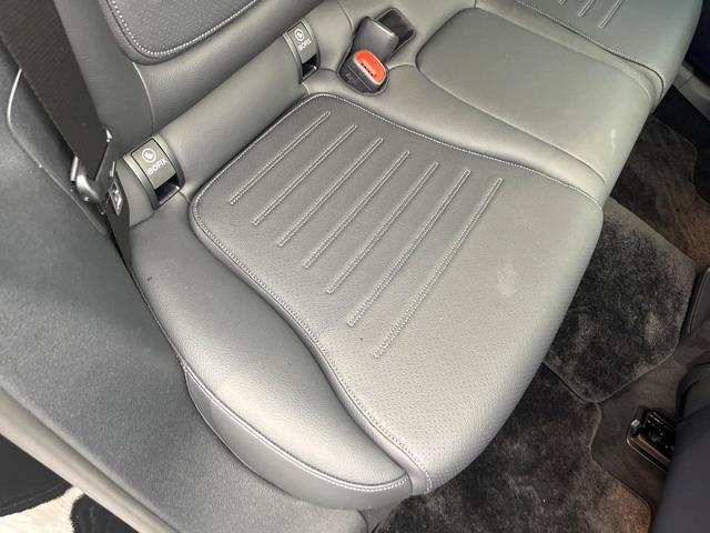 GLC GLC220d 4MクペドライバズP+AMGラインP サンルーフ レーダーセーフティパッケージ 1オーナー 合皮シート 前席パワーシート 全席シートヒーター スポーティエンジンサウンド 全周囲カメラ キーレスゴー エアサスペンション LEDヘッド 禁煙車(38枚目)