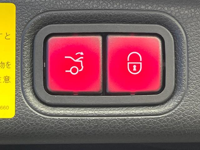 Eクラス E200 アバンギャルド スポーツ レザーエクスクルーシブPKG ヘッドアップディスプレイ 全周囲カメラ パーキングパイロット アダプティブハイビームアシストプラス シートヒーター パワーシート 純正19インチアルミホイール 禁煙車(8枚目)