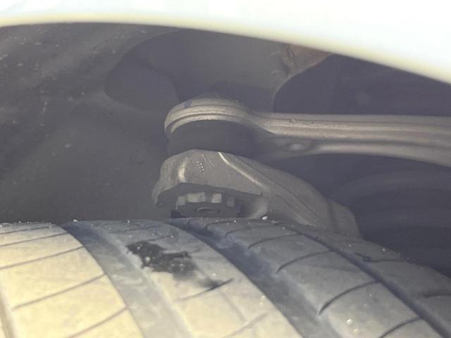 Eクラス E200 アバンギャルド スポーツ レザーエクスクルーシブPKG ヘッドアップディスプレイ 全周囲カメラ パーキングパイロット アダプティブハイビームアシストプラス シートヒーター パワーシート 純正19インチアルミホイール 禁煙車(23枚目)