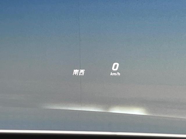 Eクラス E200 アバンギャルド スポーツ レザーエクスクルーシブPKG ヘッドアップディスプレイ 全周囲カメラ パーキングパイロット アダプティブハイビームアシストプラス シートヒーター パワーシート 純正19インチアルミホイール 禁煙車(56枚目)