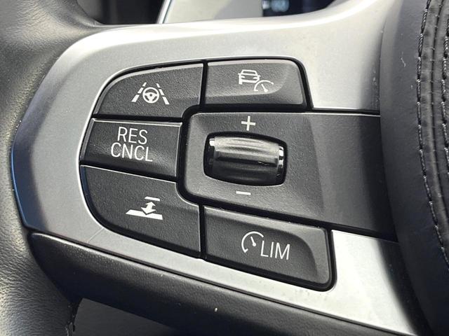 5シリーズ 523d Mスポーツ ハイラインパッケージ ワンオーナー ハイラインPKG ヘッドアップディスプレイ 革シート 全席シートヒーター 前席パワーシート パドルシフト 電動リアゲート Mスポーツサスペンション オートハイビーム 電動チルト 禁煙車(4枚目)