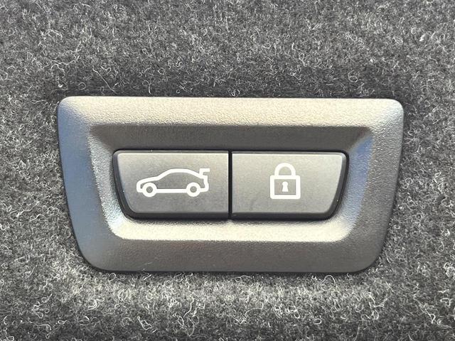 5シリーズ 523d Mスポーツ ハイラインパッケージ ワンオーナー ハイラインPKG ヘッドアップディスプレイ 革シート 全席シートヒーター 前席パワーシート パドルシフト 電動リアゲート Mスポーツサスペンション オートハイビーム 電動チルト 禁煙車(7枚目)