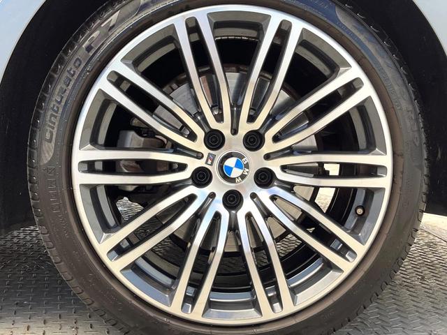 5シリーズ 523d Mスポーツ ハイラインパッケージ ワンオーナー ハイラインPKG ヘッドアップディスプレイ 革シート 全席シートヒーター 前席パワーシート パドルシフト 電動リアゲート Mスポーツサスペンション オートハイビーム 電動チルト 禁煙車(25枚目)