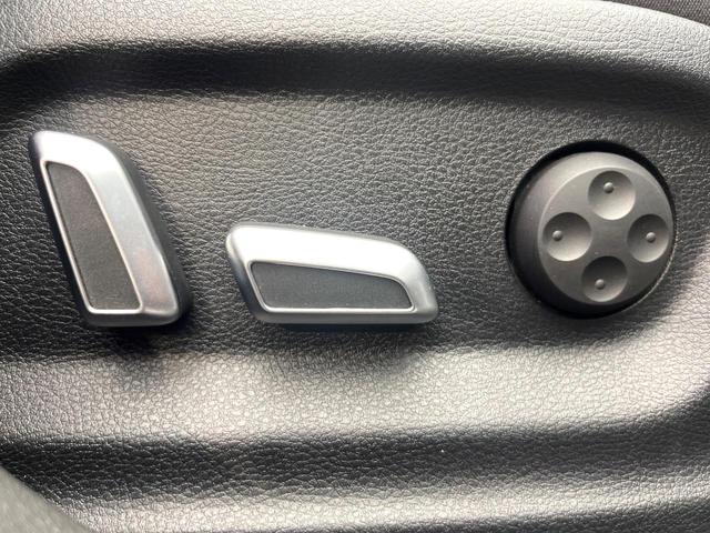 Ｑ３ ２．０ＴＦＳＩクワトロ１８０ＰＳ　後期　４ＷＤ　パワーバックドア　プライバシーガラス　電動リアゲート　前席パワーシート　ＨＩＤヘッドランプ　純正１７インチアルミ　オートライト　バックカメラ　Ｂｌｕｅｔｏｏｔｈ再生　禁煙車（8枚目）