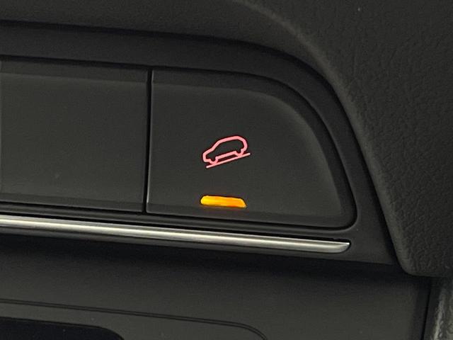 Ｑ３ ２．０ＴＦＳＩクワトロ１８０ＰＳ　後期　４ＷＤ　パワーバックドア　プライバシーガラス　電動リアゲート　前席パワーシート　ＨＩＤヘッドランプ　純正１７インチアルミ　オートライト　バックカメラ　Ｂｌｕｅｔｏｏｔｈ再生　禁煙車（9枚目）