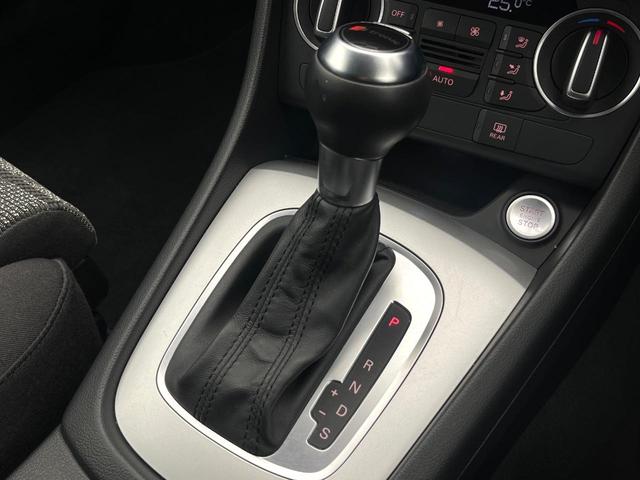 Ｑ３ ２．０ＴＦＳＩクワトロ１８０ＰＳ　後期　４ＷＤ　パワーバックドア　プライバシーガラス　電動リアゲート　前席パワーシート　ＨＩＤヘッドランプ　純正１７インチアルミ　オートライト　バックカメラ　Ｂｌｕｅｔｏｏｔｈ再生　禁煙車（14枚目）