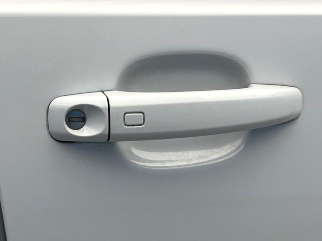 Ｑ３ ２．０ＴＦＳＩクワトロ１８０ＰＳ　後期　４ＷＤ　パワーバックドア　プライバシーガラス　電動リアゲート　前席パワーシート　ＨＩＤヘッドランプ　純正１７インチアルミ　オートライト　バックカメラ　Ｂｌｕｅｔｏｏｔｈ再生　禁煙車（25枚目）