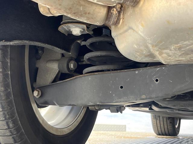 Ｑ３ ２．０ＴＦＳＩクワトロ１８０ＰＳ　後期　４ＷＤ　パワーバックドア　プライバシーガラス　電動リアゲート　前席パワーシート　ＨＩＤヘッドランプ　純正１７インチアルミ　オートライト　バックカメラ　Ｂｌｕｅｔｏｏｔｈ再生　禁煙車（30枚目）