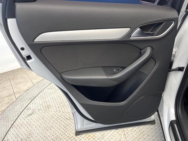 Ｑ３ ２．０ＴＦＳＩクワトロ１８０ＰＳ　後期　４ＷＤ　パワーバックドア　プライバシーガラス　電動リアゲート　前席パワーシート　ＨＩＤヘッドランプ　純正１７インチアルミ　オートライト　バックカメラ　Ｂｌｕｅｔｏｏｔｈ再生　禁煙車（47枚目）