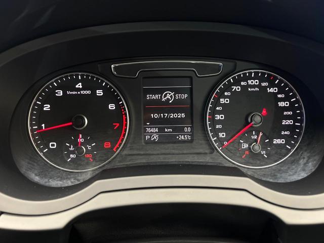 Ｑ３ ２．０ＴＦＳＩクワトロ１８０ＰＳ　後期　４ＷＤ　パワーバックドア　プライバシーガラス　電動リアゲート　前席パワーシート　ＨＩＤヘッドランプ　純正１７インチアルミ　オートライト　バックカメラ　Ｂｌｕｅｔｏｏｔｈ再生　禁煙車（52枚目）