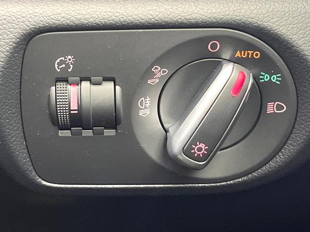 Ｑ３ ２．０ＴＦＳＩクワトロ１８０ＰＳ　後期　４ＷＤ　パワーバックドア　プライバシーガラス　電動リアゲート　前席パワーシート　ＨＩＤヘッドランプ　純正１７インチアルミ　オートライト　バックカメラ　Ｂｌｕｅｔｏｏｔｈ再生　禁煙車（58枚目）