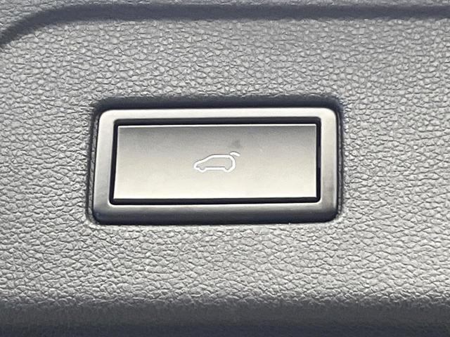 ゴルフトゥーラン ＴＳＩ　ハイライン　テクノロジーパッケージ　アダプティブクルーズコントロール　衝突被害軽減システム　レーンアシスト　クリアランスソナー　ダブルエアコン　純正ナビ　バックカメラ　ＬＥＤヘッドランプ　オートライト　禁煙車（8枚目）