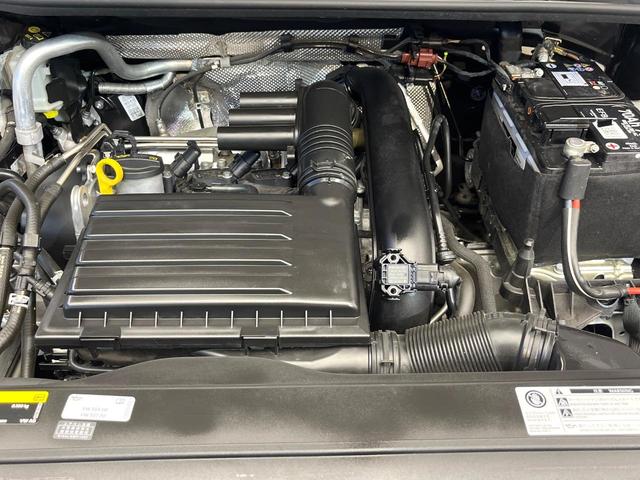 ゴルフトゥーラン ＴＳＩ　ハイライン　テクノロジーパッケージ　アダプティブクルーズコントロール　衝突被害軽減システム　レーンアシスト　クリアランスソナー　ダブルエアコン　純正ナビ　バックカメラ　ＬＥＤヘッドランプ　オートライト　禁煙車（21枚目）