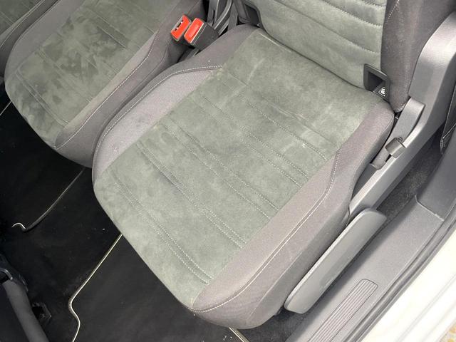 ゴルフトゥーラン ＴＳＩ　ハイライン　テクノロジーパッケージ　アダプティブクルーズコントロール　衝突被害軽減システム　レーンアシスト　クリアランスソナー　ダブルエアコン　純正ナビ　バックカメラ　ＬＥＤヘッドランプ　オートライト　禁煙車（47枚目）