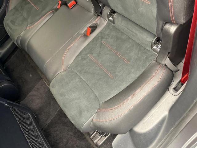 ＧＬＢ ＧＬＢ３５　４マチック　パノラミックスライディングルーフ　レーダーセーフティパッケージ　アダプティブハイビームアシストプラス　マルチビームＬＥＤヘッドランプ　全方位カメラ　純正ナビ　電動リアゲート　前席パワーシート　禁煙車（45枚目）