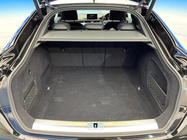 Ａ５スポーツバック ４０ＴＦＳＩスポーツ　マトリクスＬＥＤヘッドライトパッケージ　ラグジュアリーパッケージ　アシスタンスパッケージ　全席シートヒーター　プライバシーガラス　アダプティブクルーズコントロール　ダブルエアコン　電動リアゲート（13枚目）