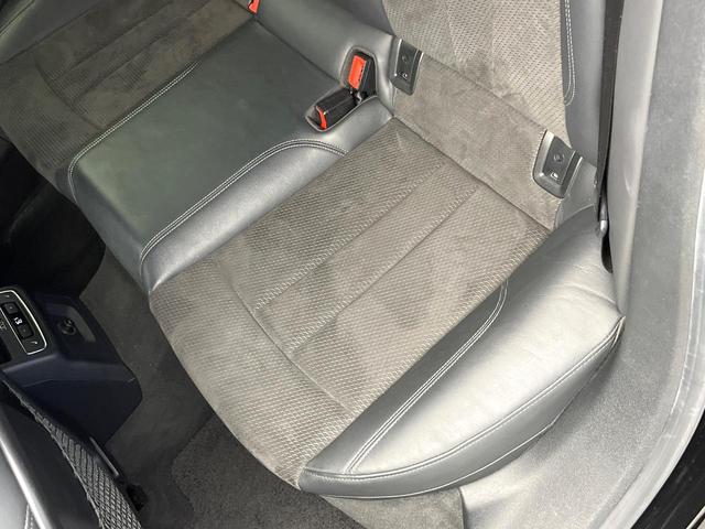 Ａ５スポーツバック ４０ＴＦＳＩスポーツ　マトリクスＬＥＤヘッドライトパッケージ　ラグジュアリーパッケージ　アシスタンスパッケージ　全席シートヒーター　プライバシーガラス　アダプティブクルーズコントロール　ダブルエアコン　電動リアゲート（45枚目）