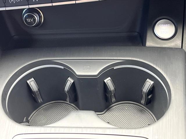 Ａ５スポーツバック ４０ＴＦＳＩスポーツ　マトリクスＬＥＤヘッドライトパッケージ　ラグジュアリーパッケージ　アシスタンスパッケージ　全席シートヒーター　プライバシーガラス　アダプティブクルーズコントロール　ダブルエアコン　電動リアゲート（62枚目）