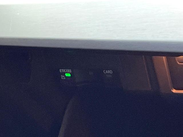 Ａ５スポーツバック ４０ＴＦＳＩスポーツ　マトリクスＬＥＤヘッドライトパッケージ　ラグジュアリーパッケージ　アシスタンスパッケージ　全席シートヒーター　プライバシーガラス　アダプティブクルーズコントロール　ダブルエアコン　電動リアゲート（66枚目）