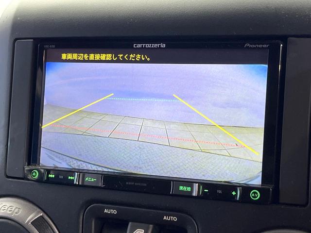ジープ・ラングラーアンリミテッド スポーツ　４ＷＤ　クルーズコントロール　バックカメラ　サイドカメラ　サイドステップ　１７インチアルミ　オートエアコン　Ｂｌｕｅｔｏｏｔｈ再生　ワンオーナー　禁煙車（5枚目）