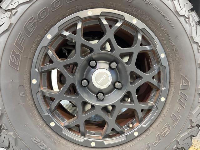 ジープ・ラングラーアンリミテッド スポーツ　４ＷＤ　クルーズコントロール　バックカメラ　サイドカメラ　サイドステップ　１７インチアルミ　オートエアコン　Ｂｌｕｅｔｏｏｔｈ再生　ワンオーナー　禁煙車（32枚目）