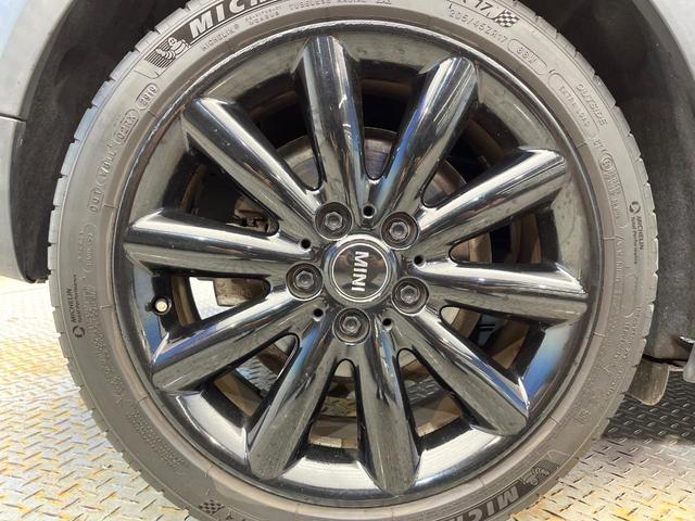 ＭＩＮＩ クーパーＳＤ　カメラパーキングアシストＰＫＧ　ペッパーＰＫＧ　アダプティブクルーズコントロール　純正１７インチアルミ　アダプティブＬＥＤ　前席シートヒーター　バックカメラ　Ｂｌｕｅｔｏｏｔｈ　禁煙車（34枚目）