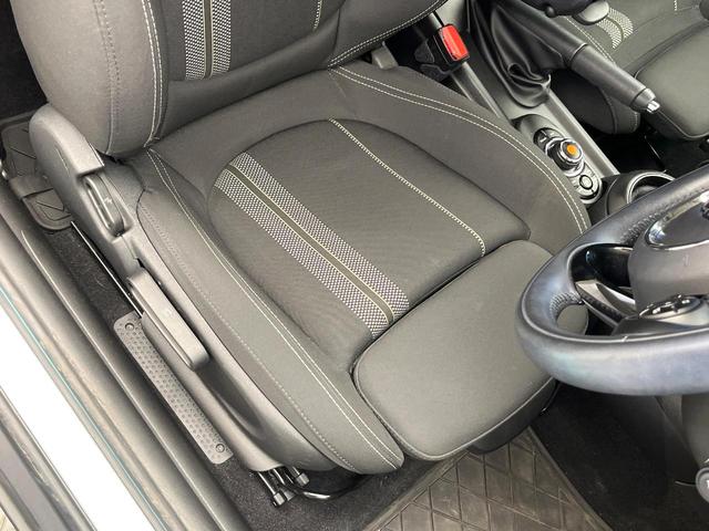 ＭＩＮＩ クーパーＳＤ　カメラパーキングアシストＰＫＧ　ペッパーＰＫＧ　アダプティブクルーズコントロール　純正１７インチアルミ　アダプティブＬＥＤ　前席シートヒーター　バックカメラ　Ｂｌｕｅｔｏｏｔｈ　禁煙車（40枚目）