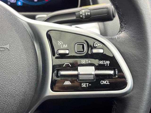 GLB GLB200d パノラミックスライディングルーフ ナビゲーションパッケージ レーダーセーフティパッケージ LEDハイパフォーマンスヘッドランプ 前席パワーシート 前席シートヒーター 純正ナビ 全方位カメラ 禁煙車(5枚目)