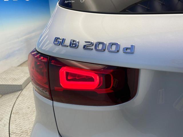 GLB GLB200d パノラミックスライディングルーフ ナビゲーションパッケージ レーダーセーフティパッケージ LEDハイパフォーマンスヘッドランプ 前席パワーシート 前席シートヒーター 純正ナビ 全方位カメラ 禁煙車(23枚目)