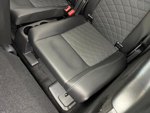 GLB GLB200d パノラミックスライディングルーフ ナビゲーションパッケージ レーダーセーフティパッケージ LEDハイパフォーマンスヘッドランプ 前席パワーシート 前席シートヒーター 純正ナビ 全方位カメラ 禁煙車(52枚目)