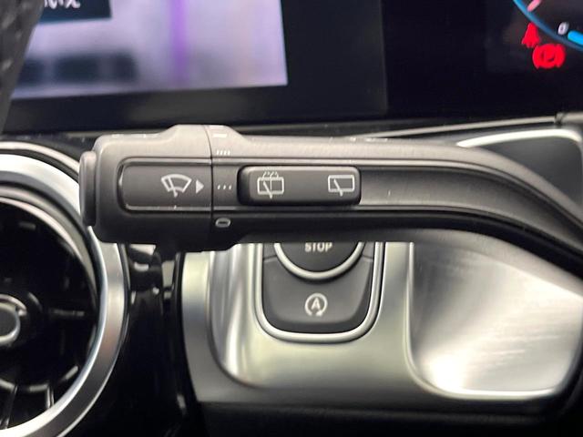 GLB GLB200d パノラミックスライディングルーフ ナビゲーションパッケージ レーダーセーフティパッケージ LEDハイパフォーマンスヘッドランプ 前席パワーシート 前席シートヒーター 純正ナビ 全方位カメラ 禁煙車(58枚目)