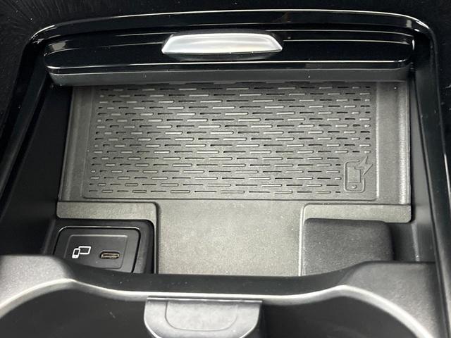 GLB GLB200d パノラミックスライディングルーフ ナビゲーションパッケージ レーダーセーフティパッケージ LEDハイパフォーマンスヘッドランプ 前席パワーシート 前席シートヒーター 純正ナビ 全方位カメラ 禁煙車(68枚目)