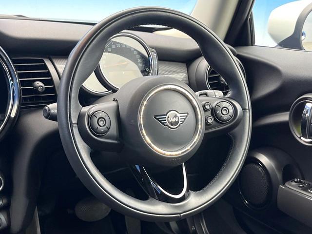 ＭＩＮＩ クーパーＤ　３ドア　カメラ／パーキングアシストＰＫＧ　ペッパーＰＫＧ　ＬＥＤヘッドランプ／ユニオンジャックデザインＬＥＤリアランプ　純正ナビ　デュアルオートエアコン　スマートキー　プライバシーガラス　禁煙（11枚目）