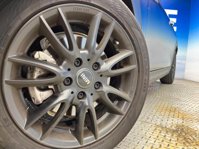 ＭＩＮＩ クーパーＤ　３ドア　カメラ／パーキングアシストＰＫＧ　ペッパーＰＫＧ　ＬＥＤヘッドランプ／ユニオンジャックデザインＬＥＤリアランプ　純正ナビ　デュアルオートエアコン　スマートキー　プライバシーガラス　禁煙（15枚目）