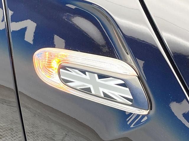 ＭＩＮＩ クーパーＤ　３ドア　カメラ／パーキングアシストＰＫＧ　ペッパーＰＫＧ　ＬＥＤヘッドランプ／ユニオンジャックデザインＬＥＤリアランプ　純正ナビ　デュアルオートエアコン　スマートキー　プライバシーガラス　禁煙（27枚目）