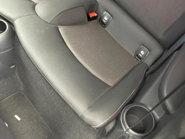 ＭＩＮＩ クーパーＤ　３ドア　カメラ／パーキングアシストＰＫＧ　ペッパーＰＫＧ　ＬＥＤヘッドランプ／ユニオンジャックデザインＬＥＤリアランプ　純正ナビ　デュアルオートエアコン　スマートキー　プライバシーガラス　禁煙（47枚目）