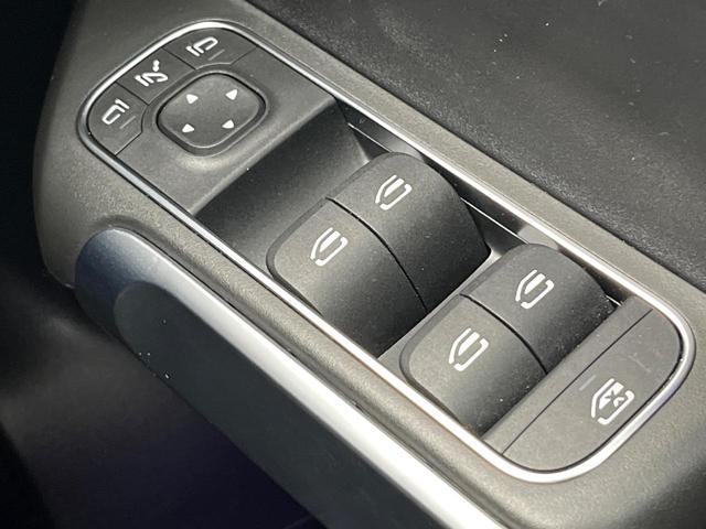 GLB GLB200d AMGライン パノラミックスライディングルーフ レザーエクスクルーシブパッケージ アドバンスドパッケージ ナビゲーションパッケージ レーダーセーフティパッケージ アダプティブクルーズコントロール 禁煙車 ETC(40枚目)