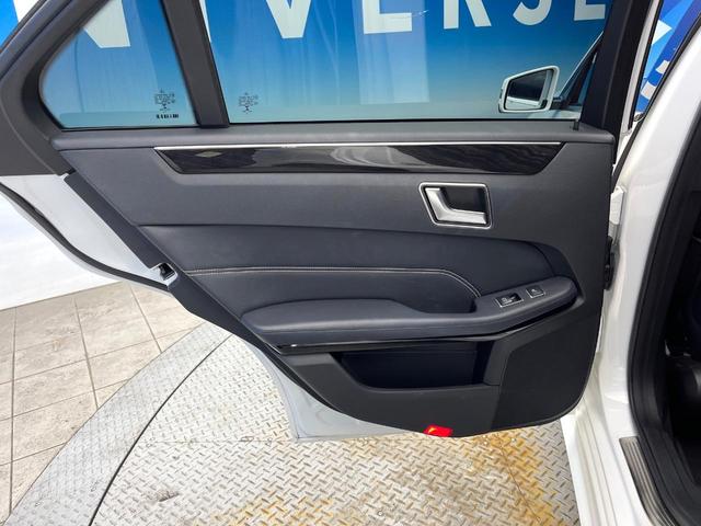 Eクラス E350 ブルーテック アバンギャルド 黒革シート 前席シートヒーター 前席パワーシート ディストロニックプラス レーンアシスト クリアランスソナー アダプティブハイビームアシスト LEDヘッドランプ 純正ナビ バックカメラ 禁煙車 ETC(44枚目)