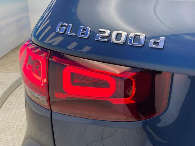 GLB GLB200d AMGライン パノラミックスライディングルーフ レザーエクスクルーシブパッケージ アドバンスドパッケージ ナビゲーションパッケージ レーダーセーフティパッケージ アダプティブハイビームアシストプラス 全方位カメラ(27枚目)