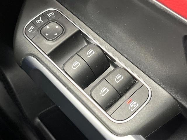 GLB GLB200d AMGライン パノラミックスライディングルーフ レザーエクスクルーシブパッケージ アドバンスドパッケージ ナビゲーションパッケージ レーダーセーフティパッケージ アダプティブハイビームアシストプラス 全方位カメラ(41枚目)