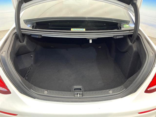 Eクラス E200 アバンギャルド スポーツ レザーパッケージ レーダーセーフティパッケージ アダプティブハイビームアシストプラス マルチビームLEDヘッドランプ 前席パワーシート 全席シートヒーター 電動リアゲート 純正ナビ 全方位カメラ(13枚目)