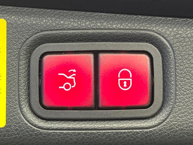 Eクラス E200 アバンギャルド スポーツ レザーパッケージ ブラックナッパ革シート Burmester レーダーセーフティーパッケージ ディストロニックプラス 全席シートヒーター パワートランクリッド 360度カメラシステム 禁煙車(49枚目)