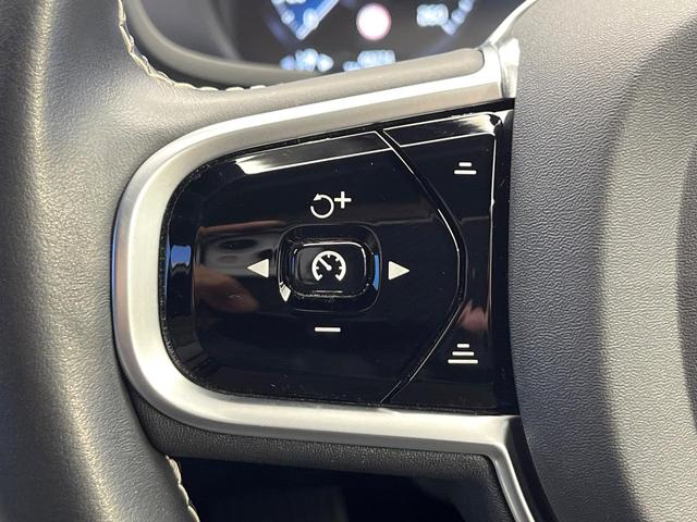 Ｖ６０ Ｂ５　Ｒデザイン　クライメートパッケージ　ｈａｒｍａｎ／ｋａｒｄｏｎ　アダプティブクルーズコントロール　３６０度ビューカメラ　純正ナビ　禁煙車　ヘッドアップディスプレイ　全席シートヒーター　電動リアゲート（4枚目）