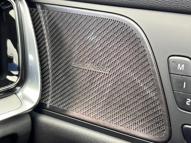 Ｖ６０ Ｂ５　Ｒデザイン　クライメートパッケージ　ｈａｒｍａｎ／ｋａｒｄｏｎ　アダプティブクルーズコントロール　３６０度ビューカメラ　純正ナビ　禁煙車　ヘッドアップディスプレイ　全席シートヒーター　電動リアゲート（5枚目）