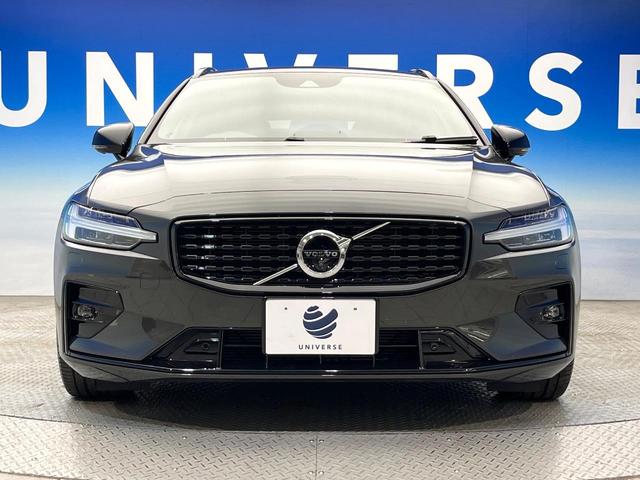 Ｖ６０ Ｂ５　Ｒデザイン　クライメートパッケージ　ｈａｒｍａｎ／ｋａｒｄｏｎ　アダプティブクルーズコントロール　３６０度ビューカメラ　純正ナビ　禁煙車　ヘッドアップディスプレイ　全席シートヒーター　電動リアゲート（16枚目）