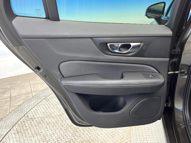 Ｖ６０ Ｂ５　Ｒデザイン　クライメートパッケージ　ｈａｒｍａｎ／ｋａｒｄｏｎ　アダプティブクルーズコントロール　３６０度ビューカメラ　純正ナビ　禁煙車　ヘッドアップディスプレイ　全席シートヒーター　電動リアゲート（31枚目）